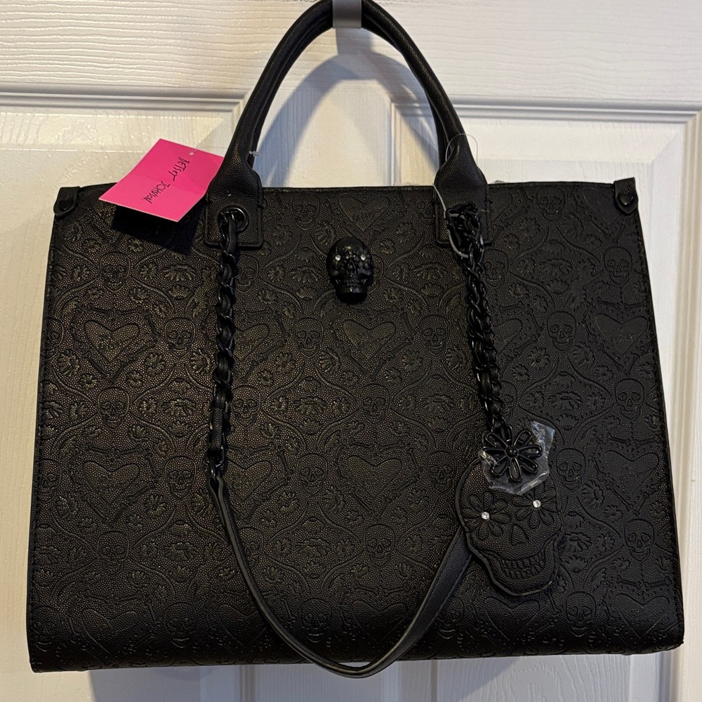 BNWT BETSEY JOHNSON XOKIARA Black Skull Embossed Large Tote Shoulder Bag